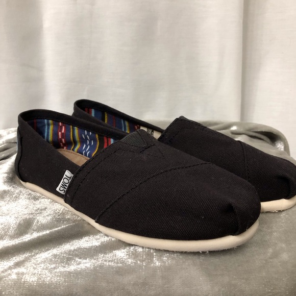 womens black toms size 6